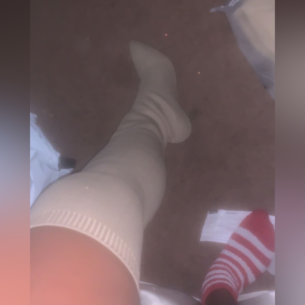 Selling because I already have the boots, and I don’t need a second pair.